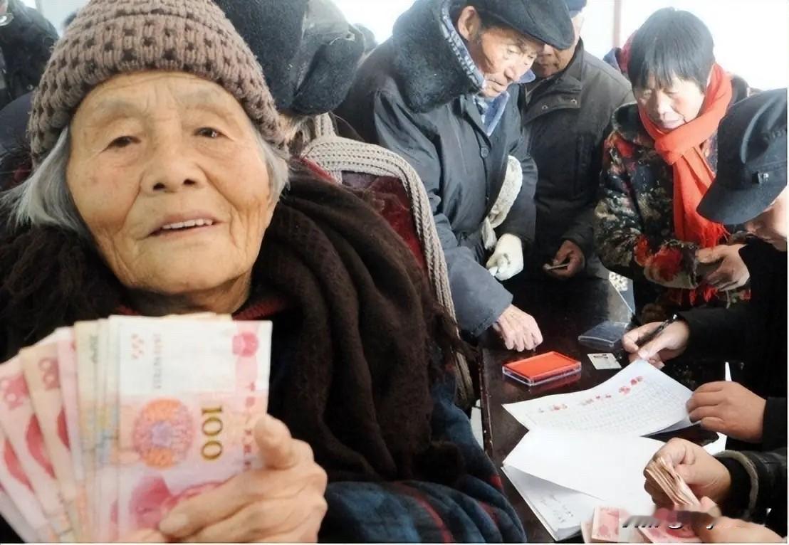 我国首次！国家给这类老人发补贴：今年七月起实施，老人可自愿申请【信息来源：中