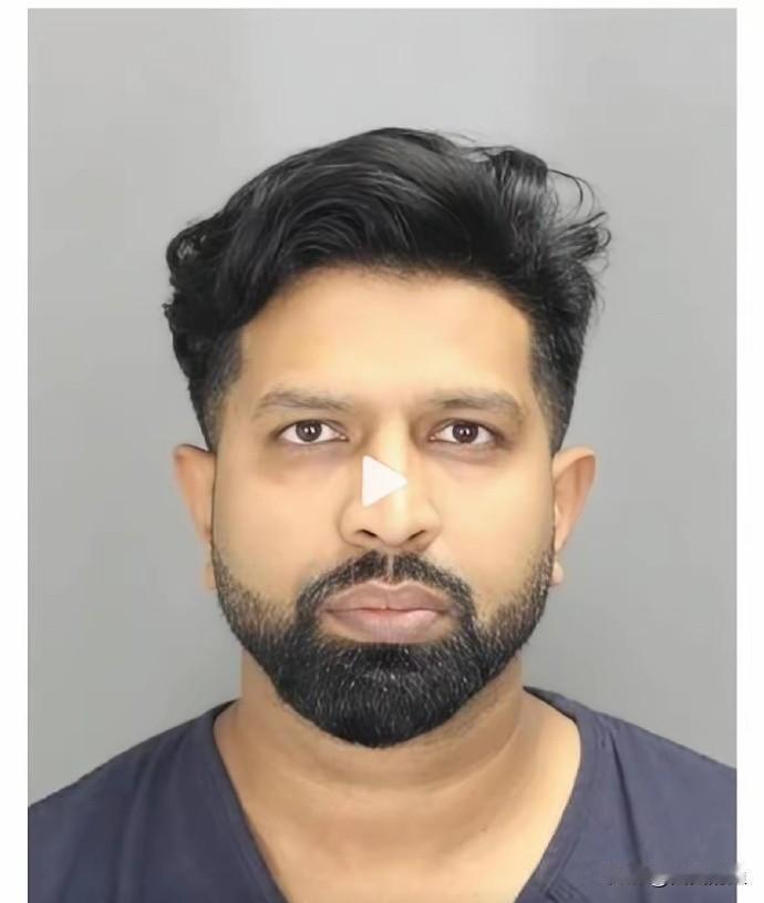 这个叫乌马尔·艾贾兹的40岁印度裔医生，2011年持工作签证来美读书，后在密歇根