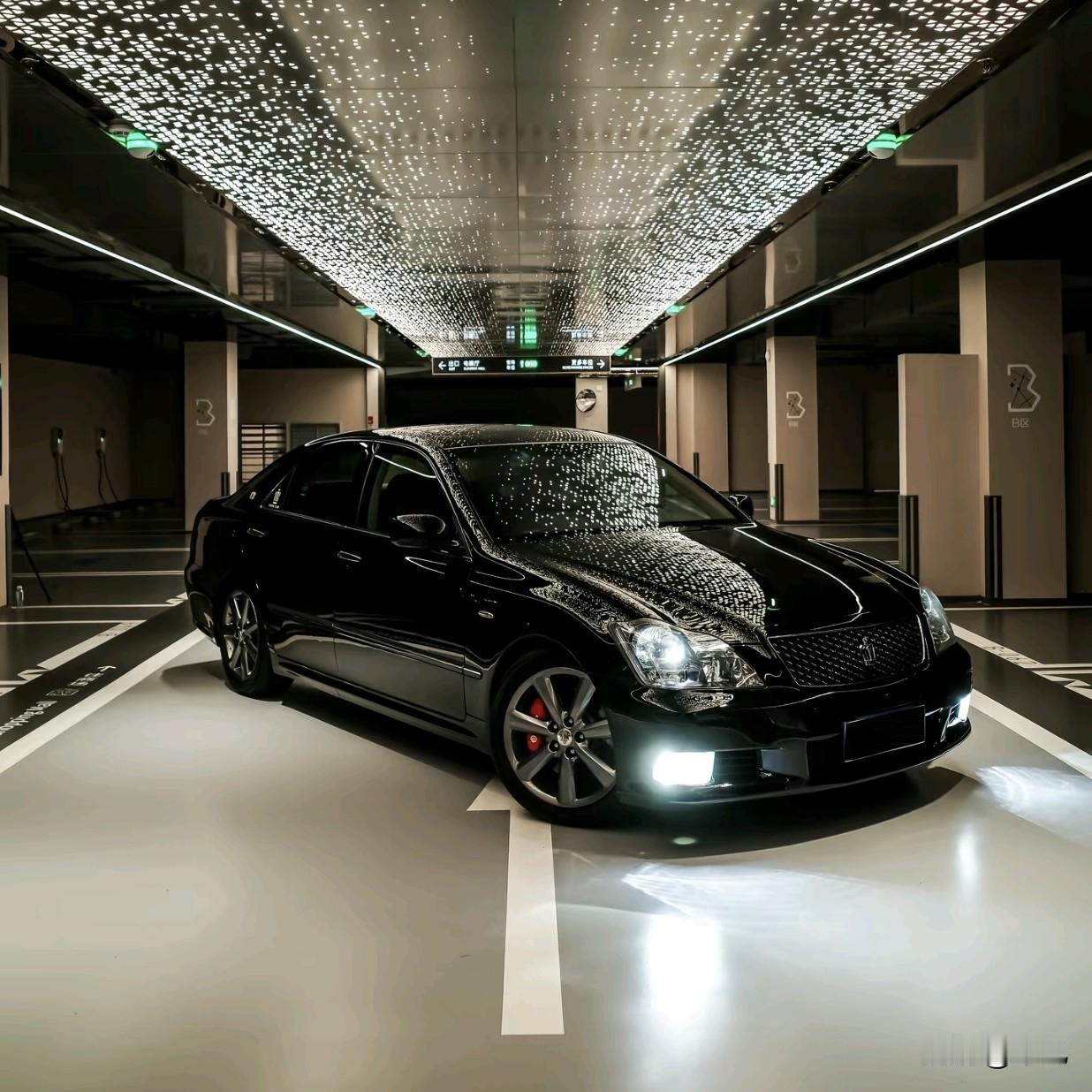 都说丰田皇冠是好车，这点没毛病，开过的人都懂，那行驶质感确实稳。但我发觉在