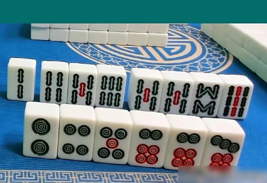 麻将桌上，我打出一张牌，老婆满眼崇拜。我回家复盘一夜，才发现自己蠢得可怕。