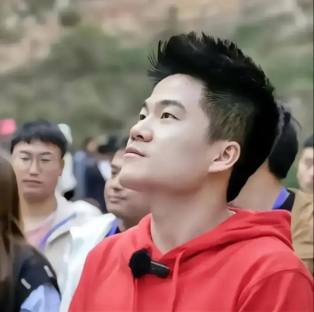 董宇辉这段话，醍醐灌顶：“如果你连努力读书，都需要别人开导，都需要别人盯着