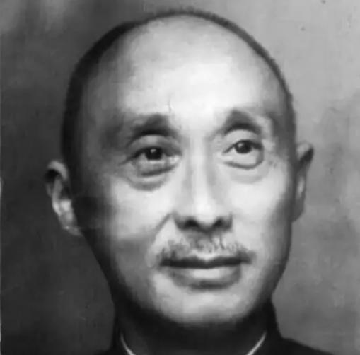 1948年，曾经开着汽车在光天化日之下奸淫妇女，活生生踢死佣人的国军中将王泽浚，