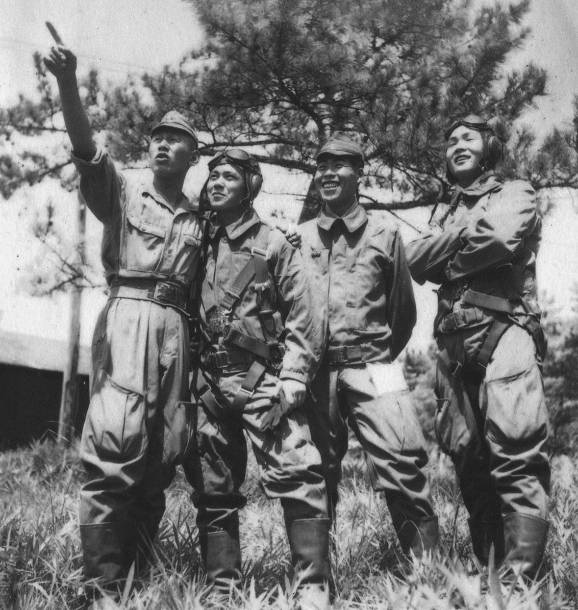 1930s，日本飞行员，这个也是摆拍。