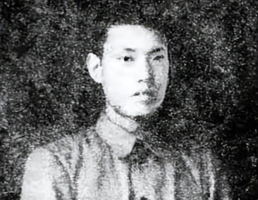 1929年，地下党丁惟尊叛变，还要带着特务去火车站抓人，他的妻子知道后，连忙说：