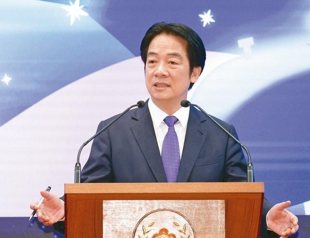 台湾某些人怕是今夜无眠了！8月17日中央明确表态：祖国统一是民族复兴的根基，不统