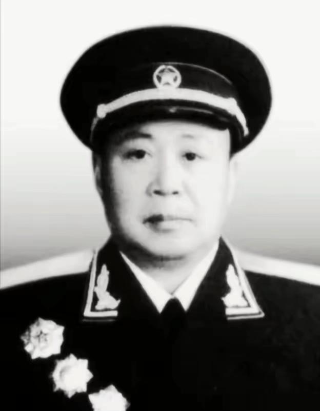 时任湖北军区副参谋长罗厚福，因在任孝感军分区主要负责人期间，擅自经商，并造成不良