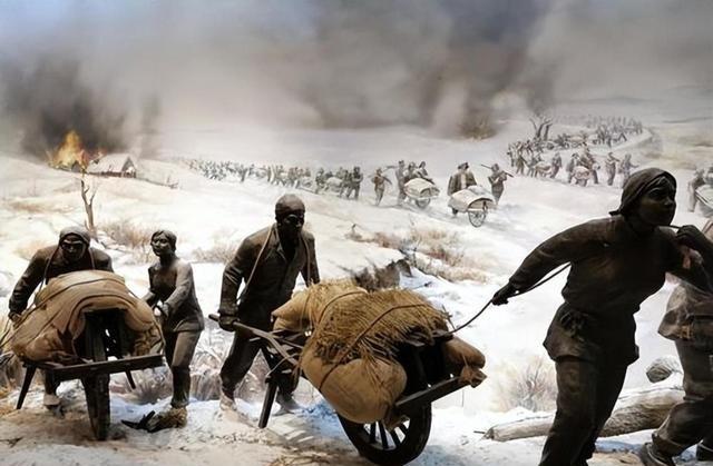 网上资料显示，淮海战役打到关键时刻，粟裕要求给每位战士半斤猪肉五包香烟，中央答应