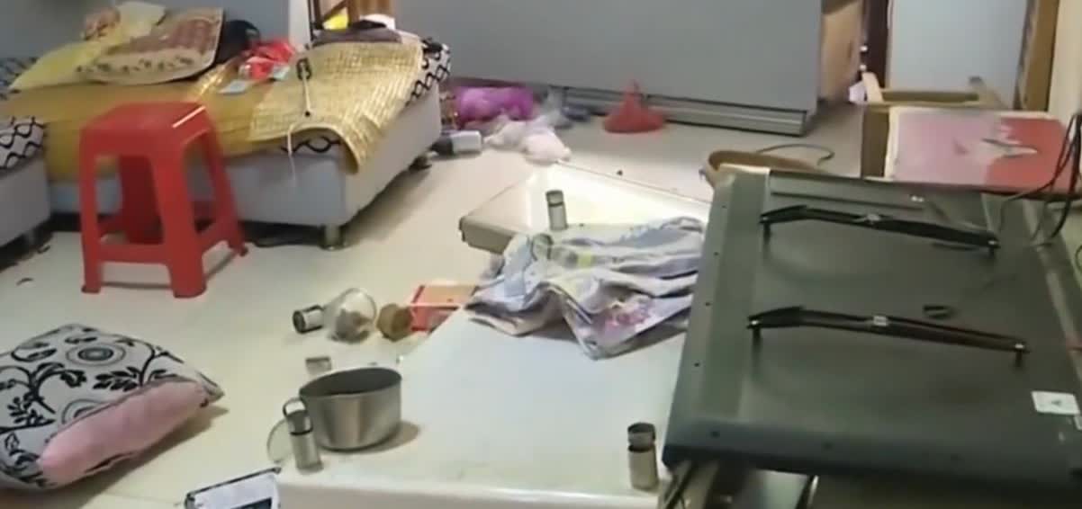 “冲动是魔鬼！”湖南湘潭，一男子月薪8000，为了孝敬父母，每月偷偷给父母转30