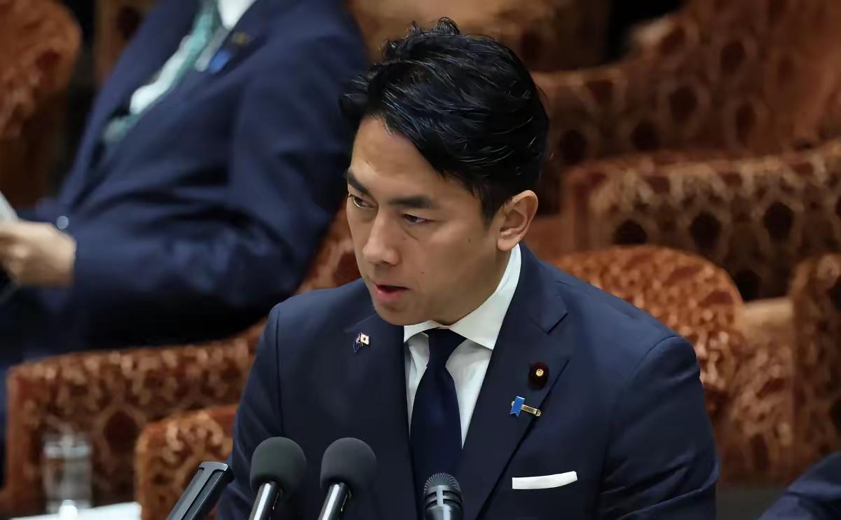 近日，正在夏威夷参加檀香山防务论坛的日本防卫大臣小泉进次郎宣称：“日本正在评估中