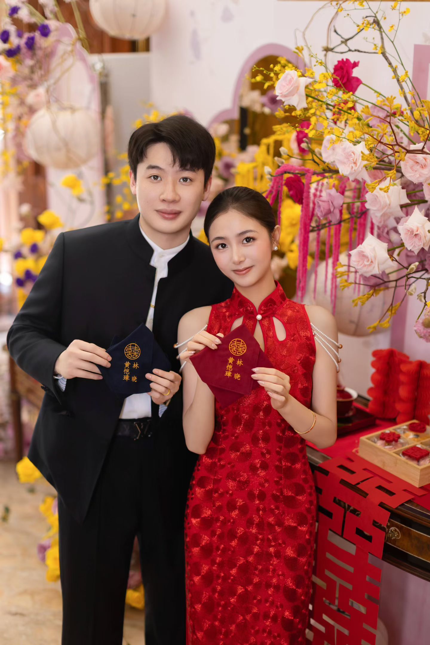 要怎样才能把红色穿这么美[玫瑰][玫瑰][玫瑰]一组婚礼返图～​​​