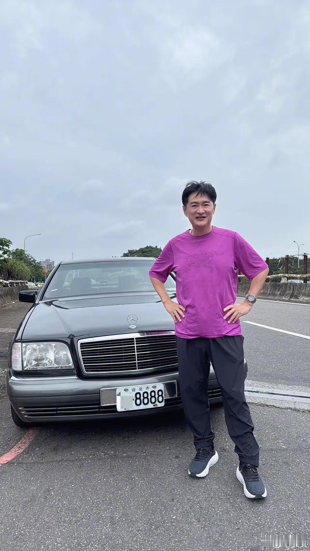 明天就要回福州了！过去几天，我每天都开着32岁高龄的虎头奔到处走。看着内部的