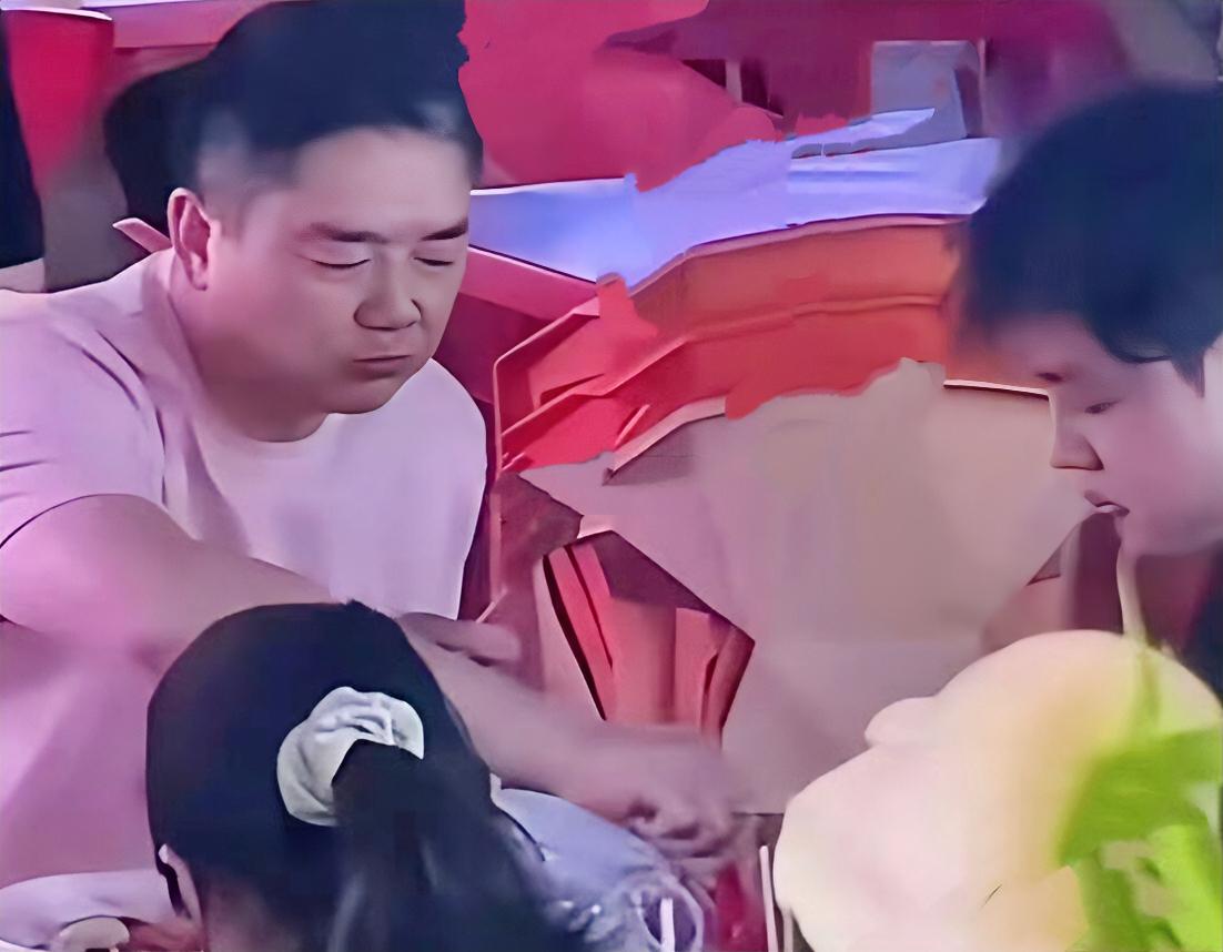 刘强东越来越有老人味了，章泽天还爱他吗​​​热门明星