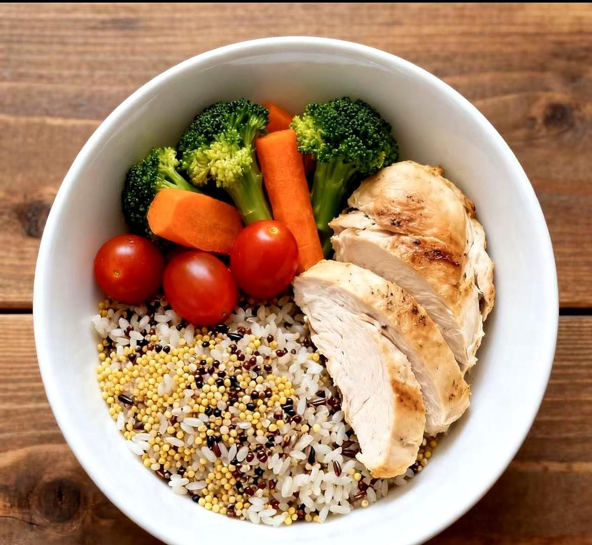 不过是借着焦虑卖课程我把手机里的减肥课退掉那天，才松了口气。原来主食不是敌人