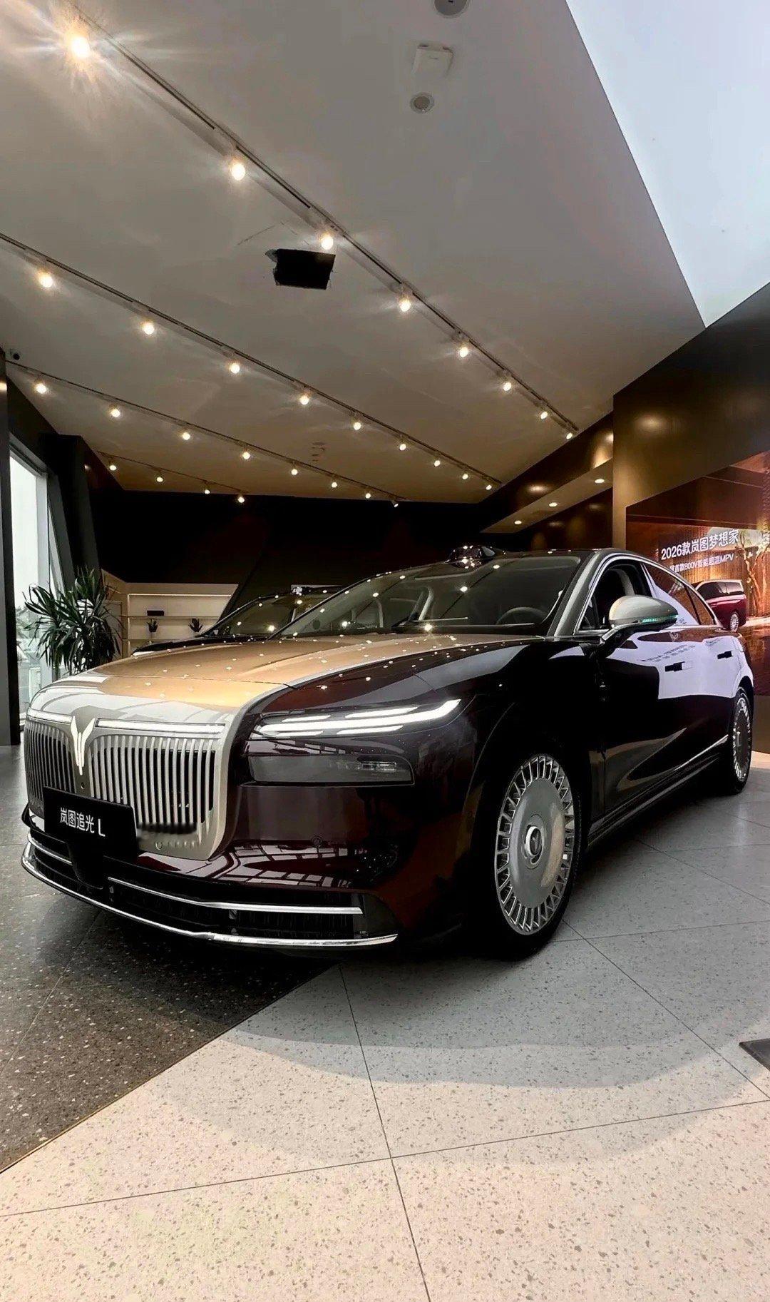 岚图追光L：细节之处尽显魅力唠唠岚图追光L！这新车一亮相就在新能源圈挺受关注，我