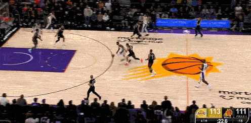 戏剧性拉满！狄龙3+1没吹反被吹T！在今天NBA常规赛湖人对阵太阳的第四节比赛