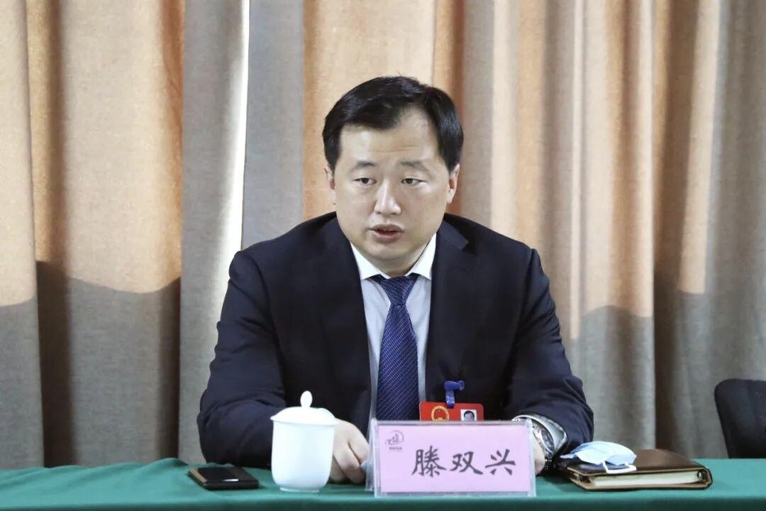 给东部经济大省挑大梁，凭什么轮到一个46岁的80后？看看滕双兴的履历就懂了：发改
