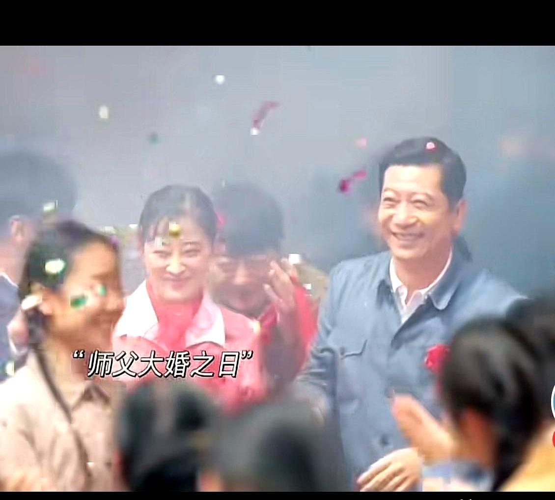 央视新剧刚开播，收视率就干到全国第一，评论区却炸了锅：中年人谈恋爱，到底有啥好看