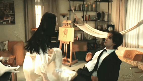 woc这是内娱的剧？？！西装vs睡裙的打戏…😍😍不管了管她红的白的统统都剪成