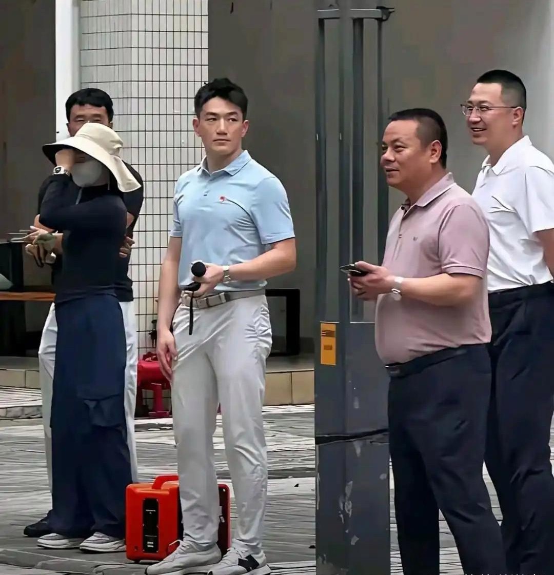 偶遇张馨予的老公，也没有那么帅