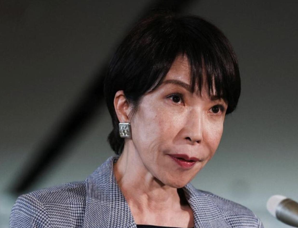 高市早苗“服软认怂”了吗？共同社报道，12月3日高市早苗引用1972年《中日联合