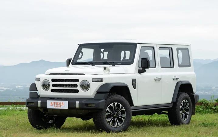 212T01柴油版10月15日上市！预售价16.99万，硬派越野圈这是准备“糙