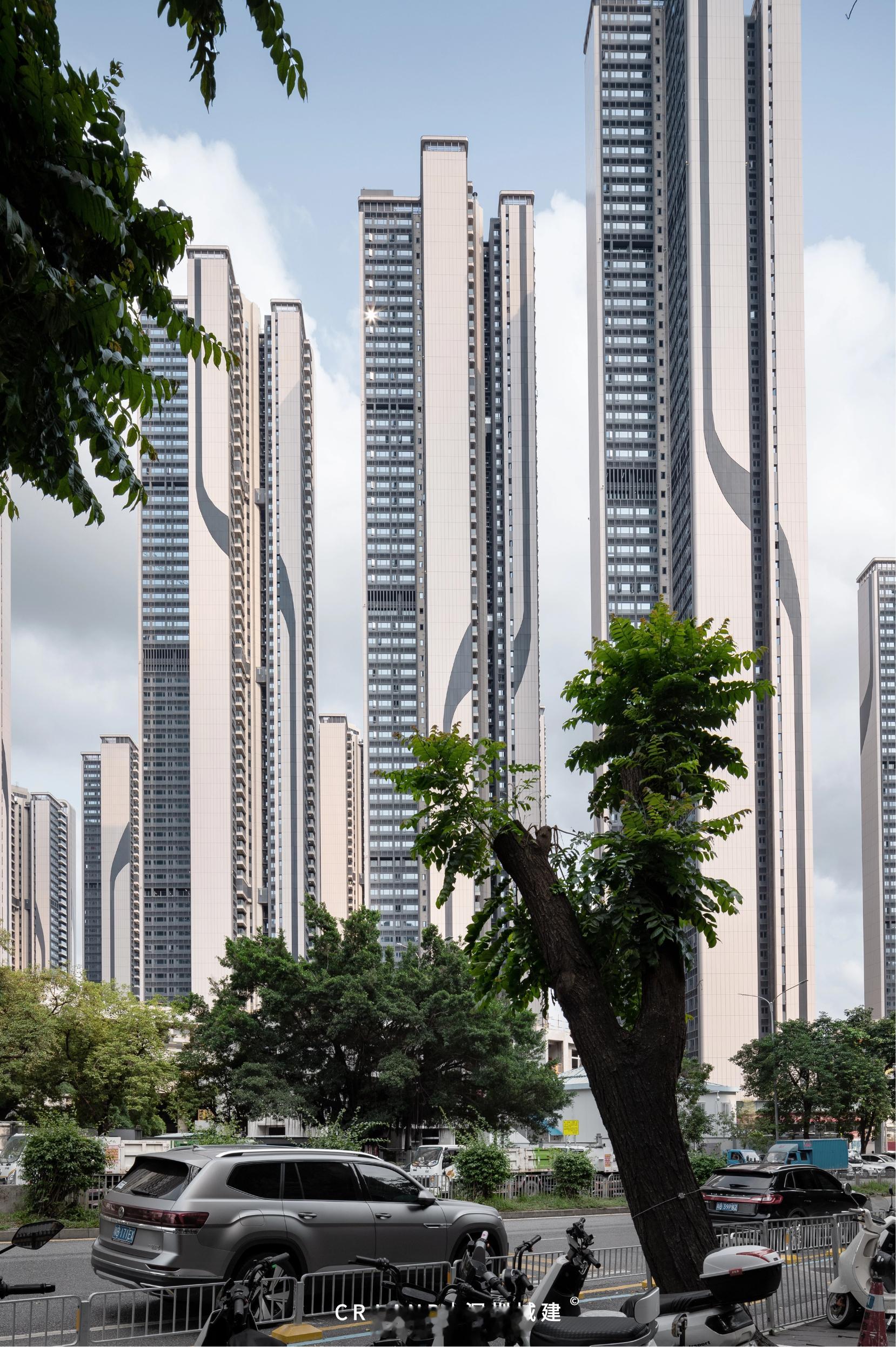 深圳福田的御水华府（南华村棚改）交房了，河对面就是香港。这个是深圳第一批公务Y和