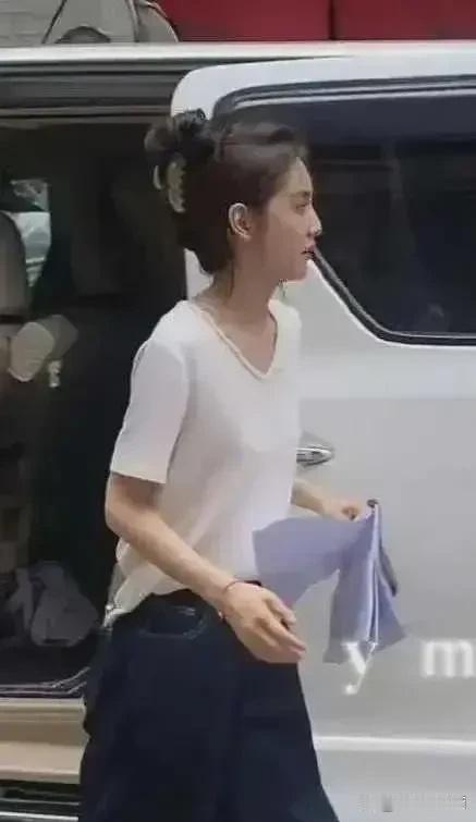谁能想到女神真实的身材这么瘦