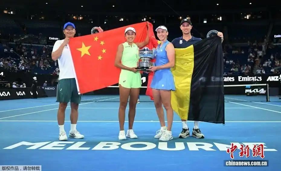 绝了！2026年1月31日张帅夺澳网女双冠军，老将拼出的不只是奖牌。别只夸情
