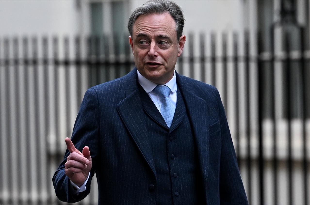 不服就干！比利时打响反华第一枪，通告全球，断的就是中方退路一封书信，竟如石子