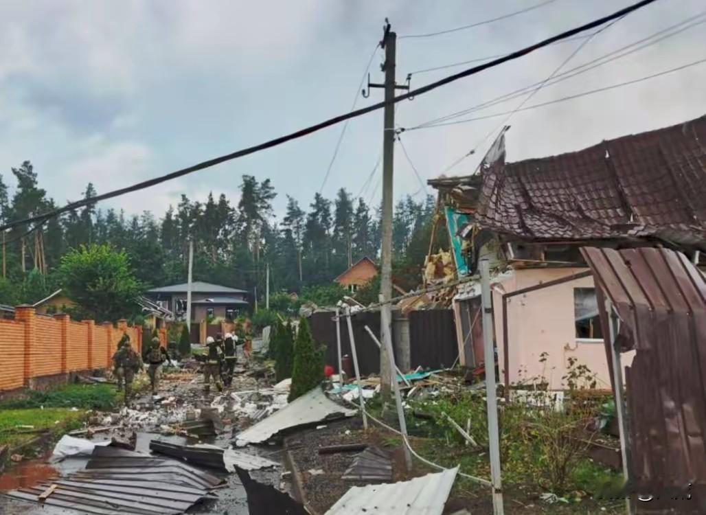 俄罗斯的报复来得太猛烈、太及时了！当地时间7月24日凌晨，乌克兰出动无人机