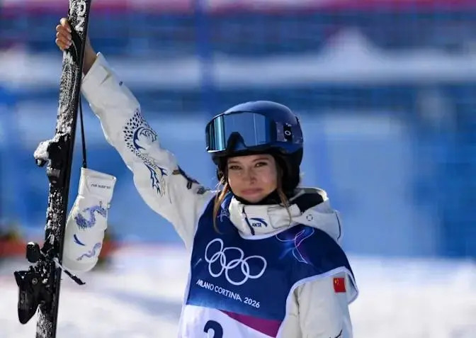 谷爱凌大心脏我直接热血起立！谷爱凌卫冕U型场地冠军两届冬奥狂揽6枚奖牌，真正的