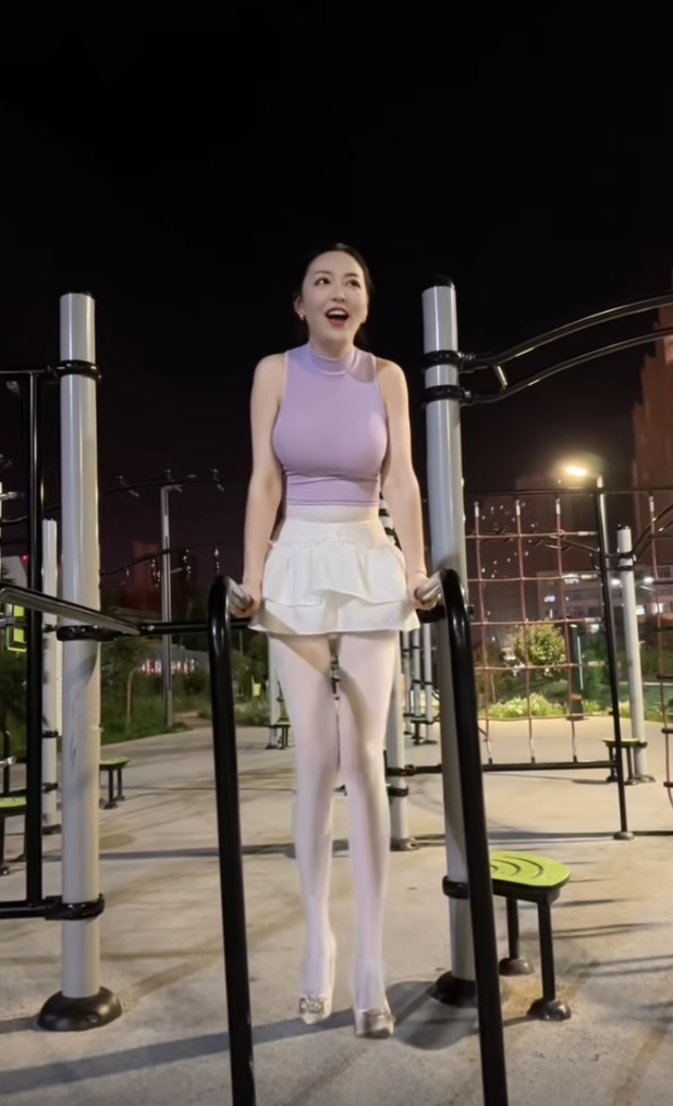 我的城市怎么没看到有穿这白丝的。