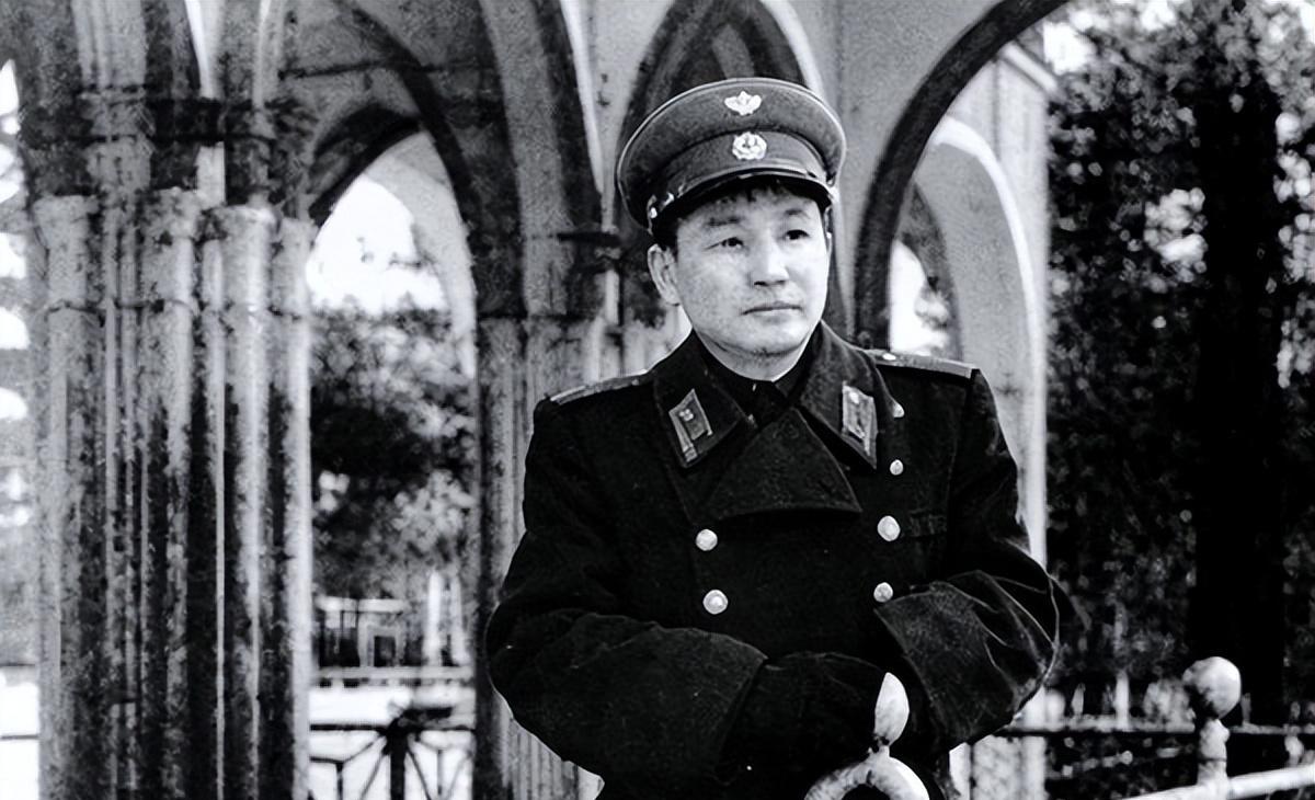 崔阿立（也译作崔亚立、崔阿林），1922年生于韩国忠清道，其父为朝鲜早期左翼独立