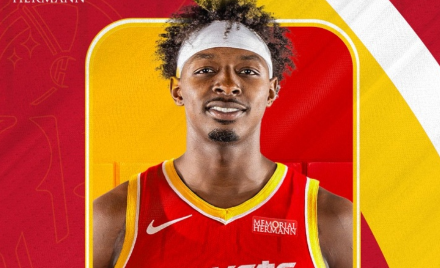 场均2.8分，却能在NBA活到第7年——火箭最“聪明”的合同，藏着最扎心的职场真相