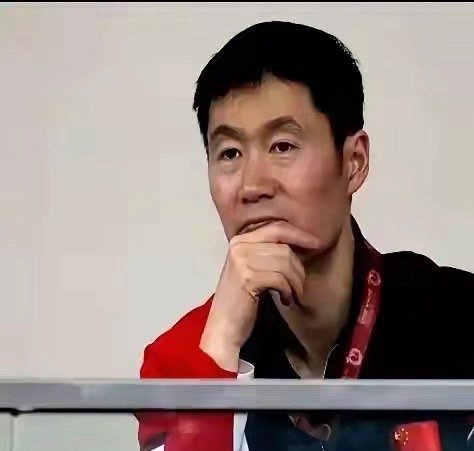 混团世界杯打下来：王励勤该做一个决定了！这个决定就是，樊振东必须回归！从混团世界