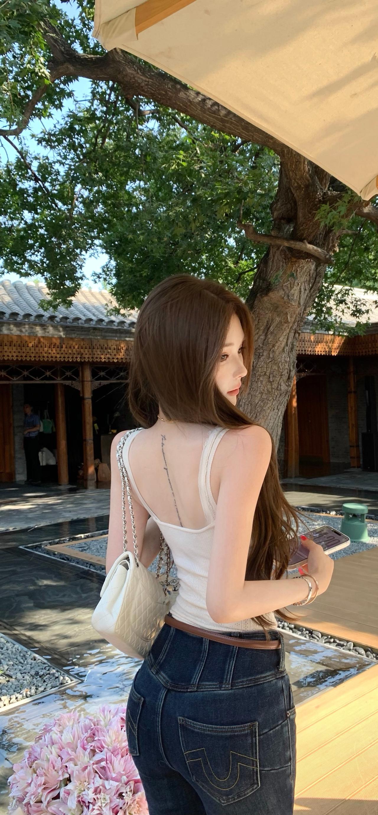 琳琳说，牛仔裤👖可以这么穿👇🏻[比心]牛仔裤穿搭