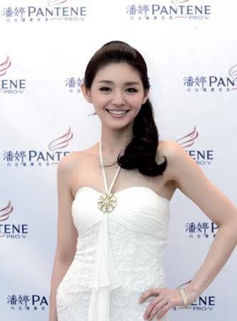 其实我一直觉得，她要是婚后能以自己的小家庭为重，及时和娘家划清界限，该孝顺孝顺但