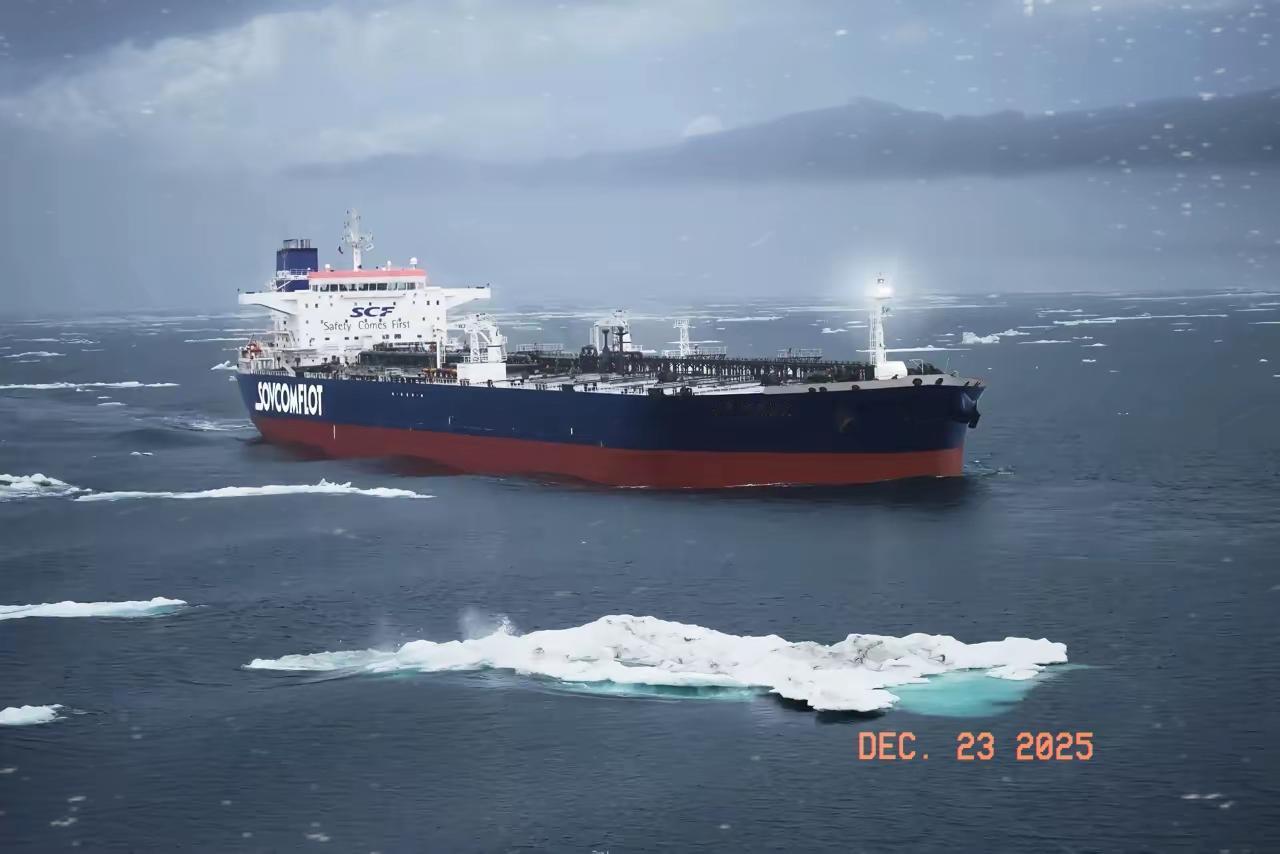 美国敢做初一，中国就敢做十五！即日起，凡进入台湾海峡的一切美国船舶，必须无条件接