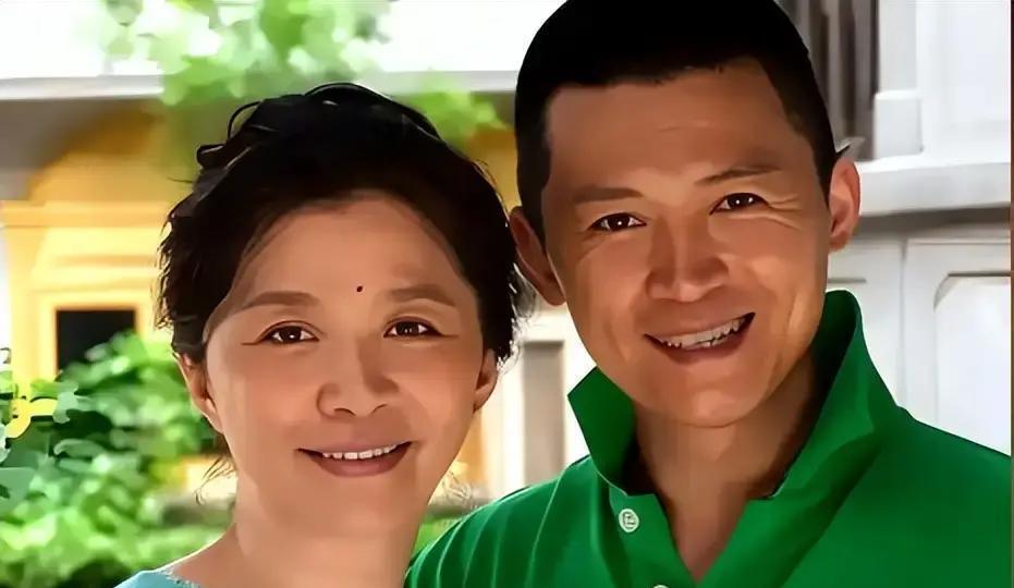 你以为《欢乐颂》里樊胜美的妈只是个龙套？大错特错。她叫迟蓬，她家的“水”，深