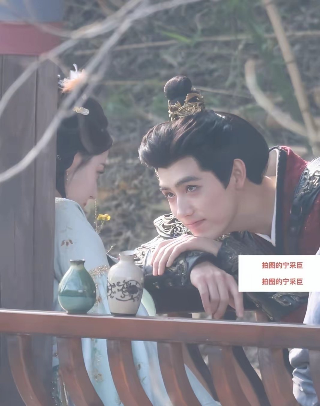 陈飞宇看热巴的眼神藏不住心动，爱意都要漫出来了，这演技是真的绝。