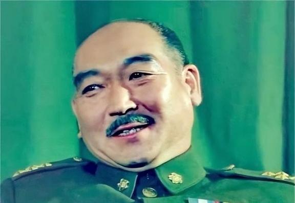 1949年10月，在广州解放前夕，国民党上将刘峙以治病为名，带着三姨太黄佩芬及四