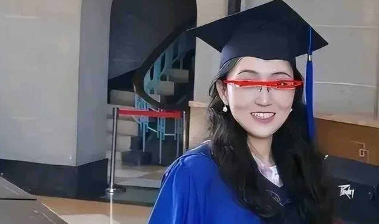 武汉大学图书馆事件梳理下来其实很简单：最开始杨姑娘和肖同学对桌坐，然后杨姑娘