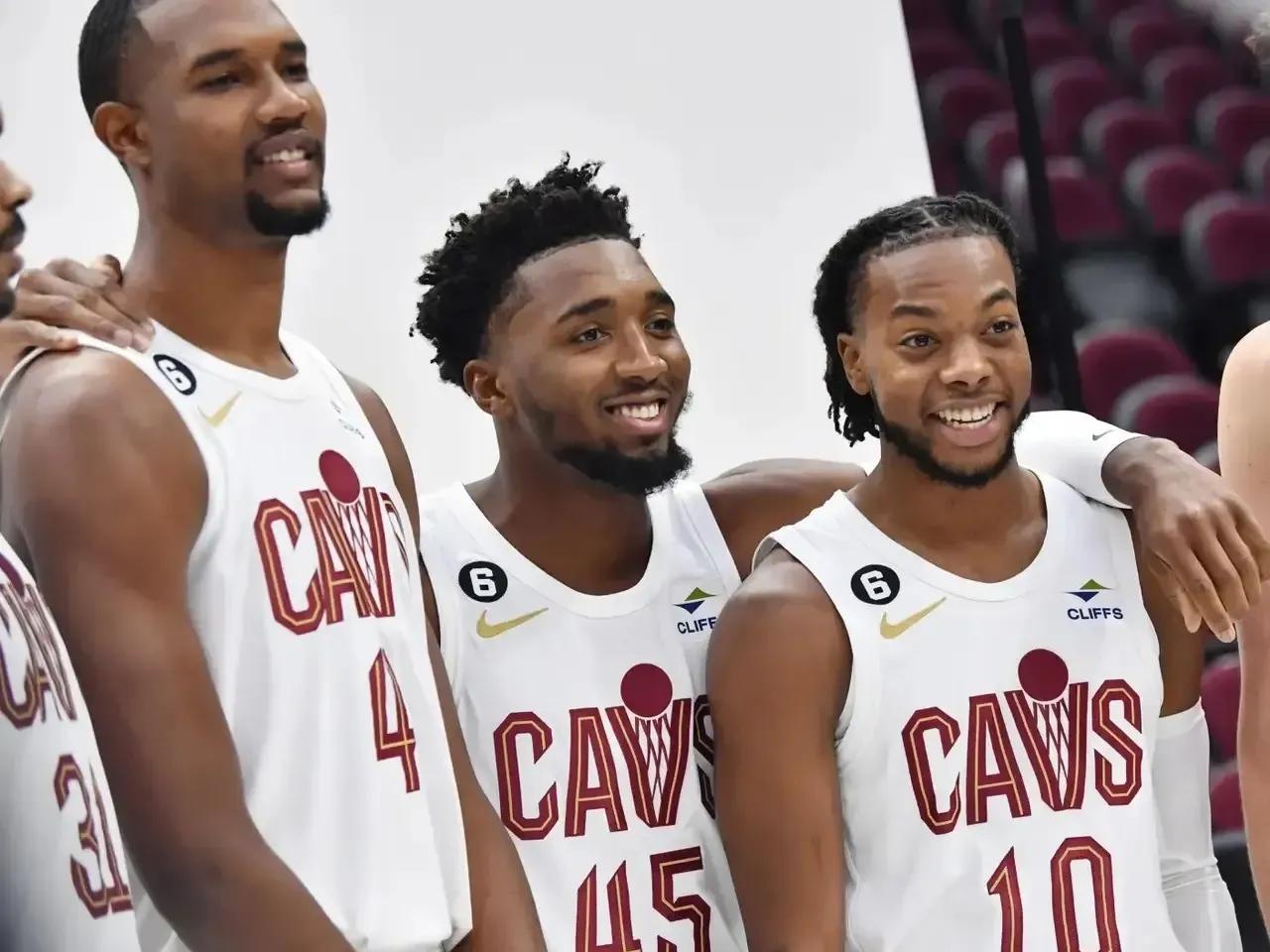 骑士被开除冠军籍了？东部老大不配拥有姓名？家人们，NBA休赛期的瓜比夏天的西瓜
