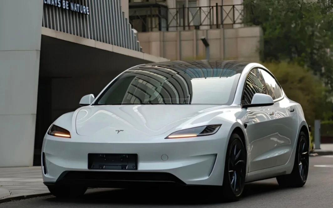 特斯拉Model3终于学会了吹牛逼，78.4kwh电池包，标称续航830公里，