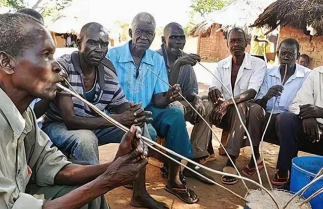 非洲艾滋病遍地成灾，为何还有这么多人能够存活？南非总统曾表示艾滋病有啥可怕的，洗