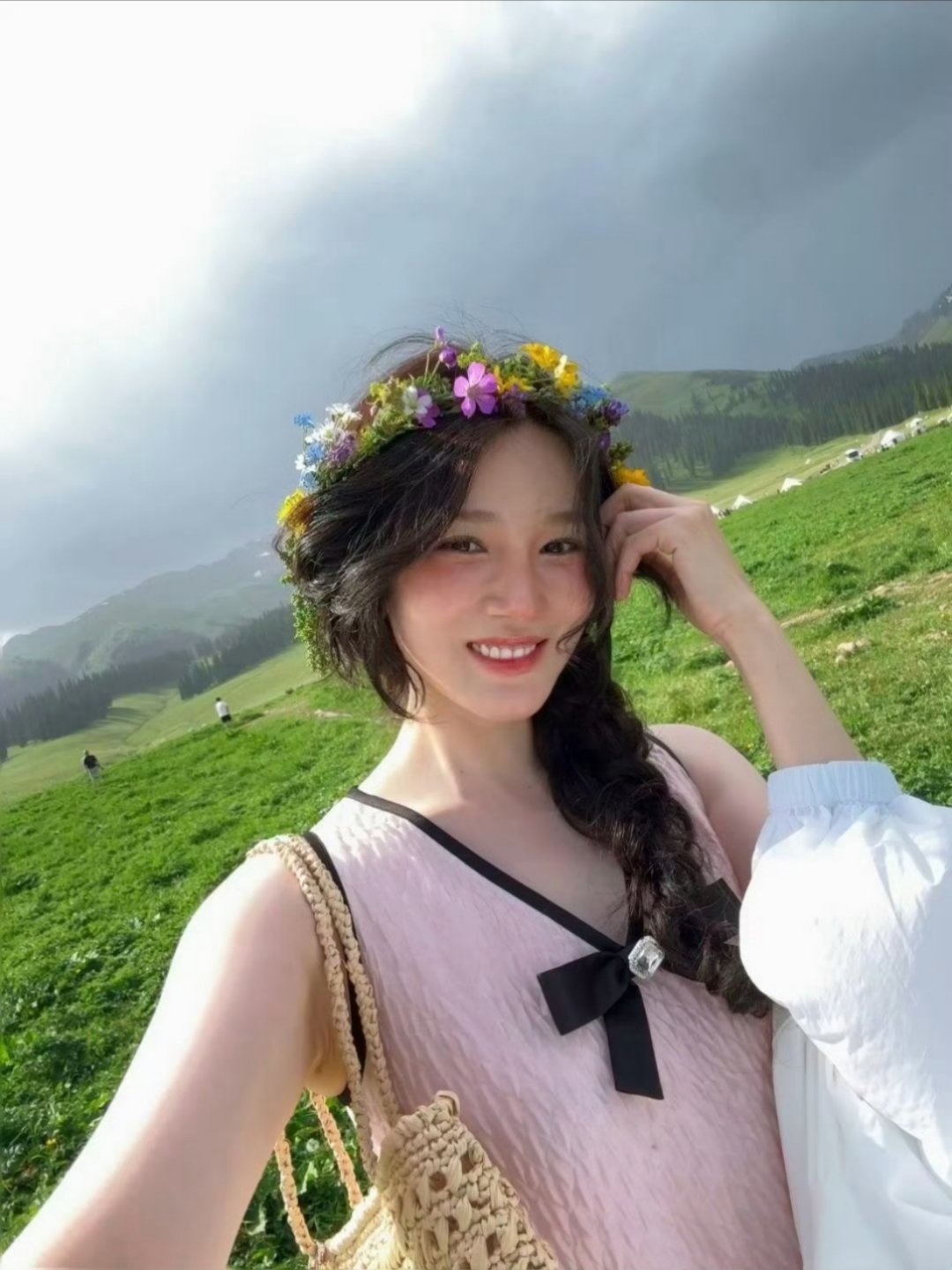 陈小纭生日快乐今天是陈小纭姐姐的生日，祝姐姐生日快乐！心目中永远的大女主！