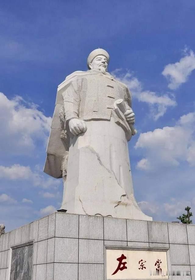 1878年初春，北京城乍暖还寒。当左宗棠带着西征军胜利的消息回到京城时，他或许没