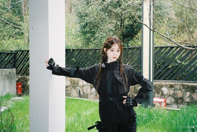 祝绪丹18图收官晚高疯周五晚高疯《周五晚高疯》圆满结束，祝绪丹发文感恩所有相遇