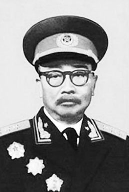 1949年，李克农在毛主席的房间内发现一物，惊出一身冷汗，大呼：“糟了！”带人冲