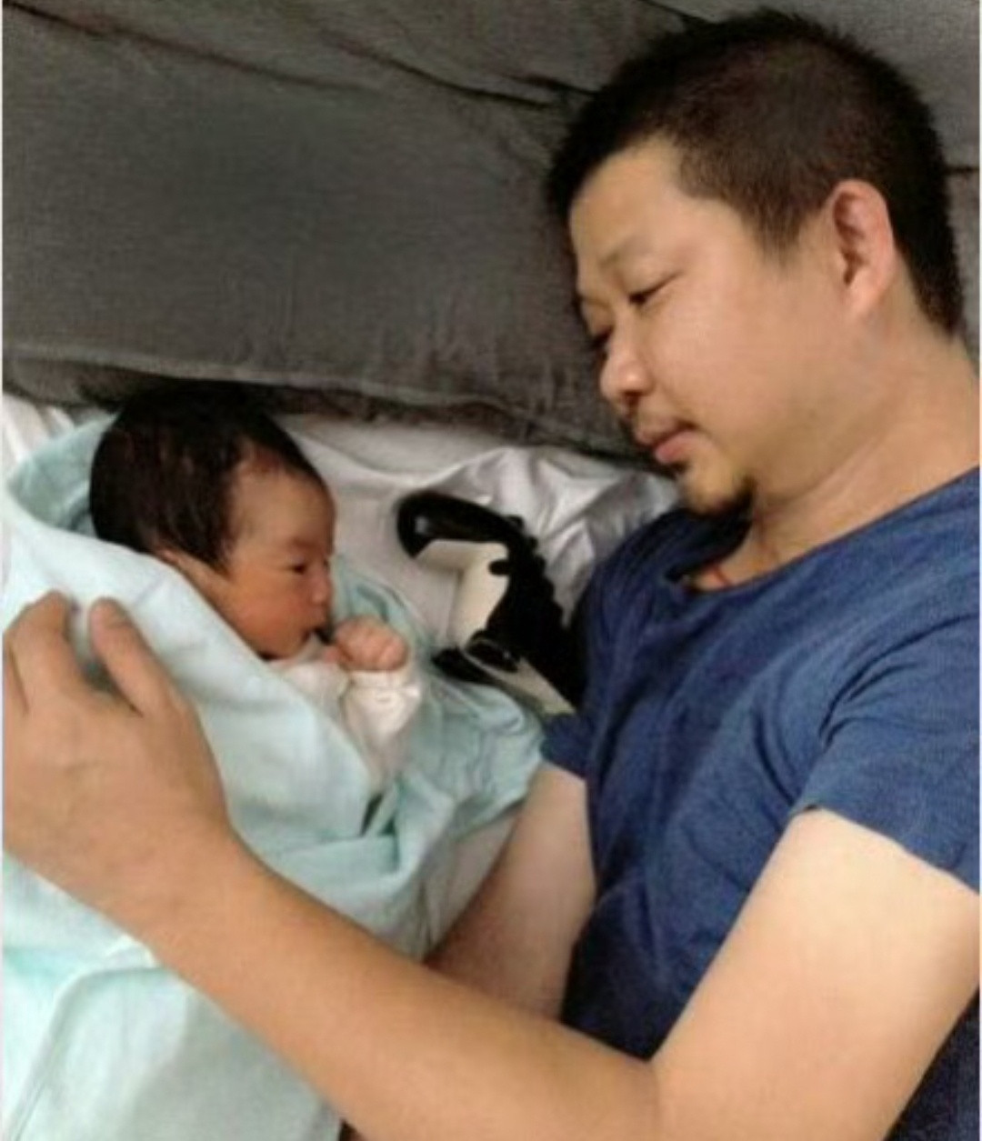 姚晨曹郁官宣离婚3月16日姚晨与曹郁官宣离婚。一句“缘来缘去，皆是欢喜”，没有狗